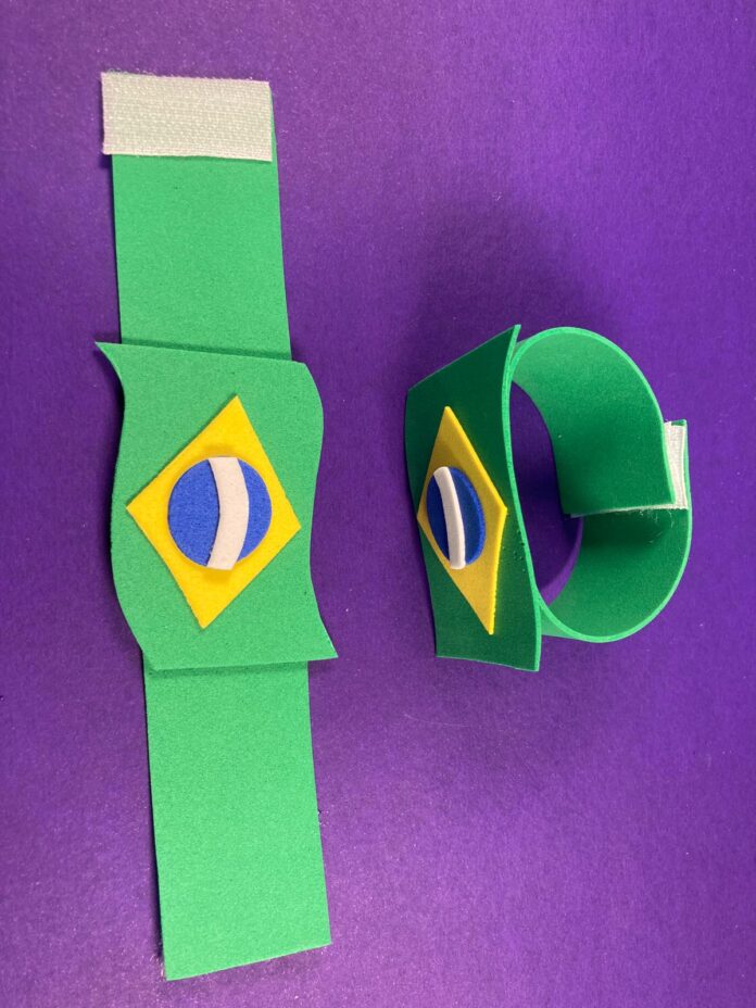 Lembrancinha Pulseira do Brasil em E.V.A.