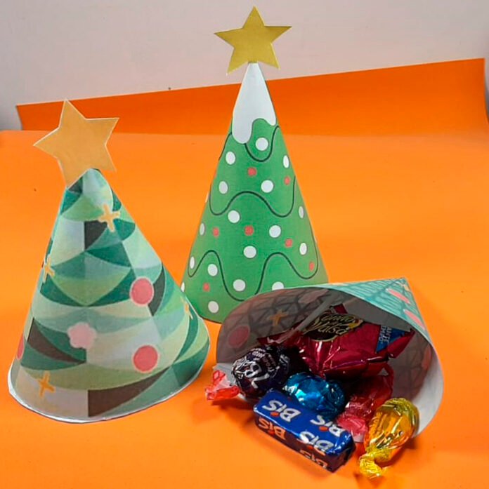 Lembrancinha de Natal: Cone Árvore de Natal com Docinhos | Cantinho do EVA